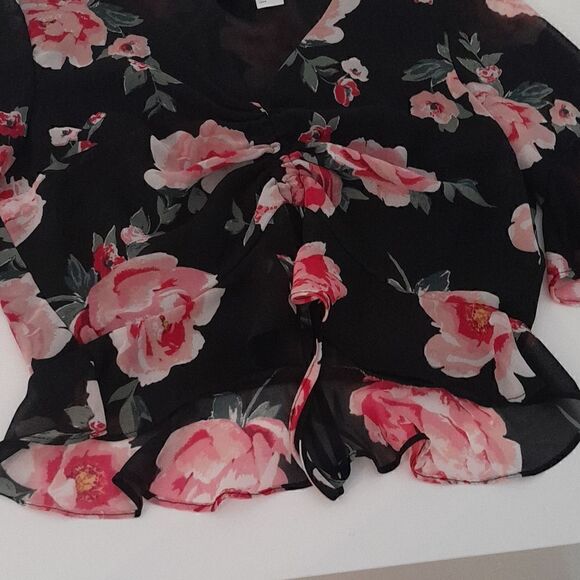 Divided H&M crop floral top adjustable scrunch tie in front - Picture 4 of 5